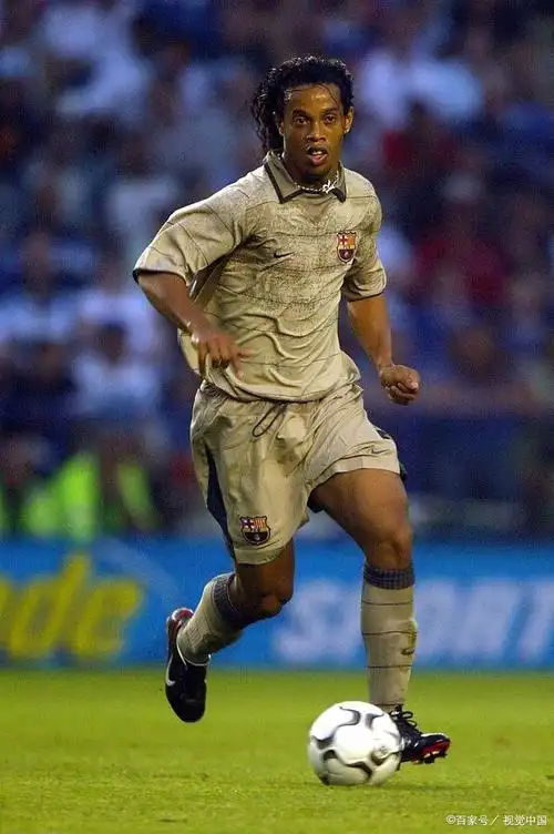 在中场组织 在中场组织