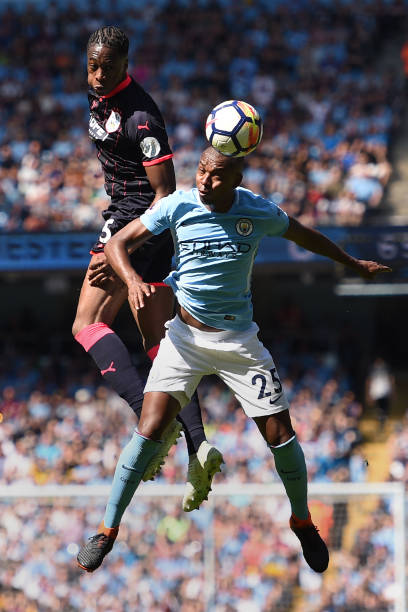 篮板争夺等 篮板争夺等